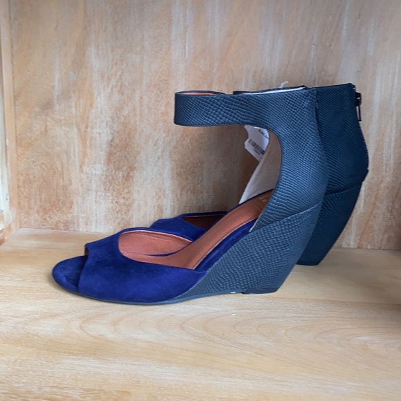 BCBG Navy/Black 9.5 - Picture 2 of 4